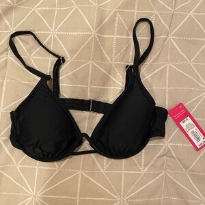 BRAND NEW underwire bikini top 🖤